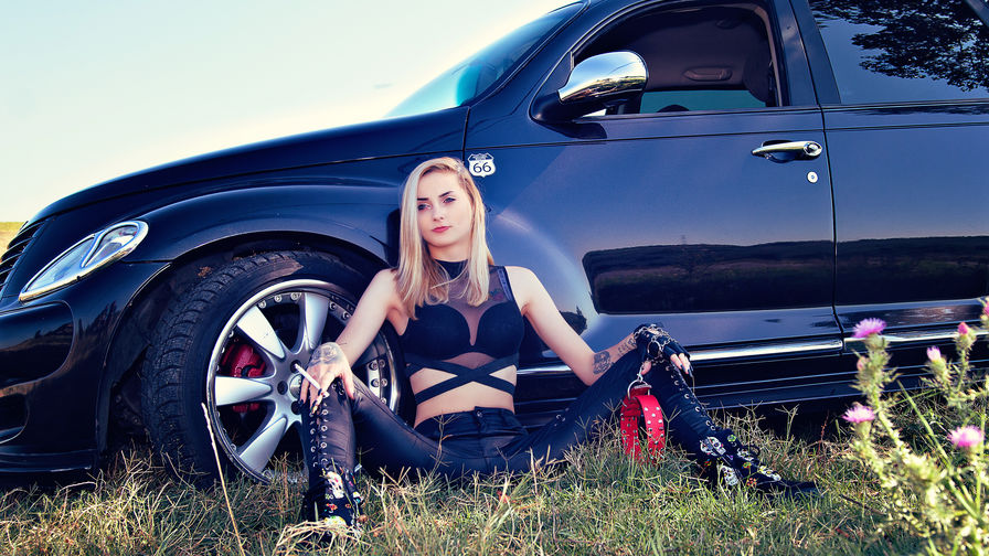 KatarinaRush girl model, online webcamera and chat room (English version)