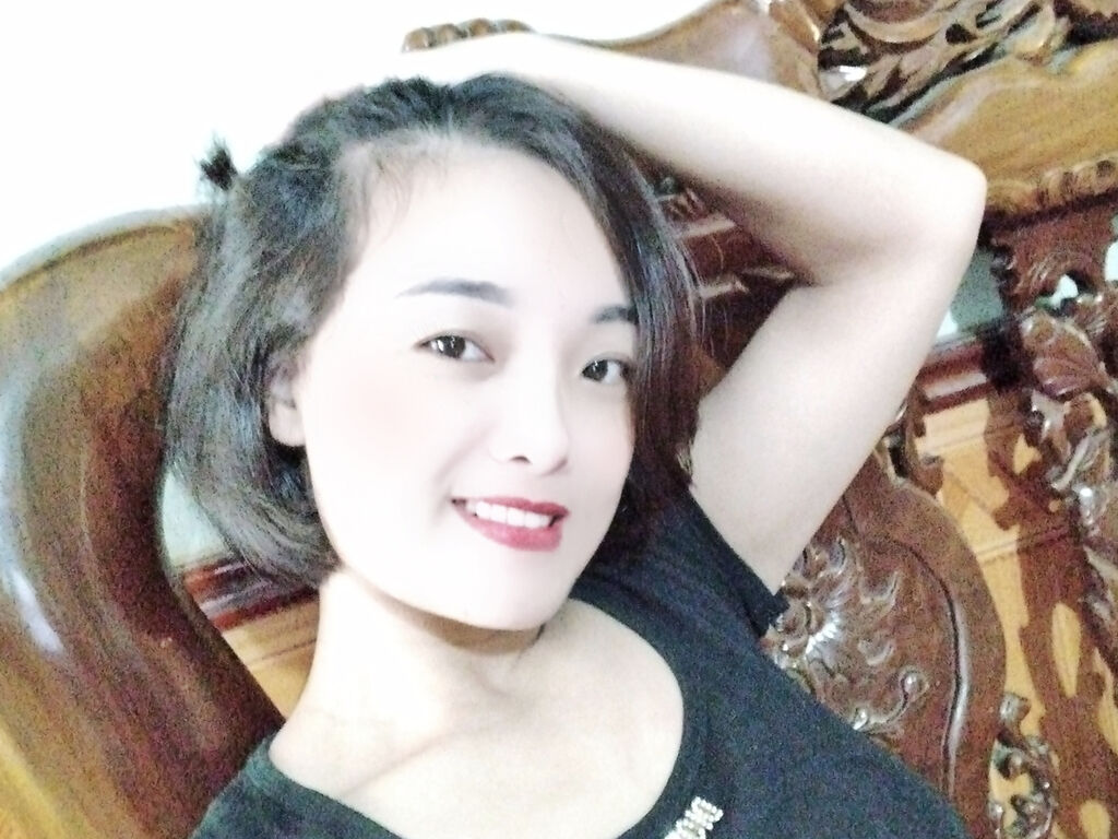 NatyClark nude on cam