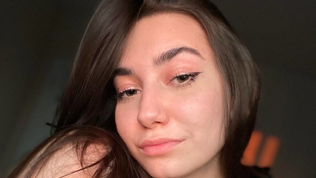  online at GirlsOfJasmin