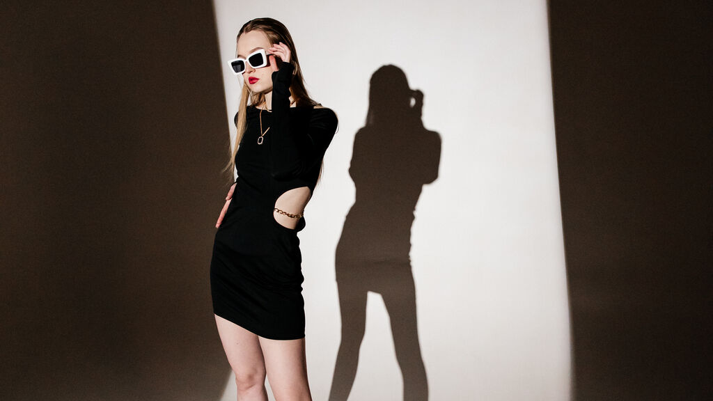  online at GirlsOfJasmin